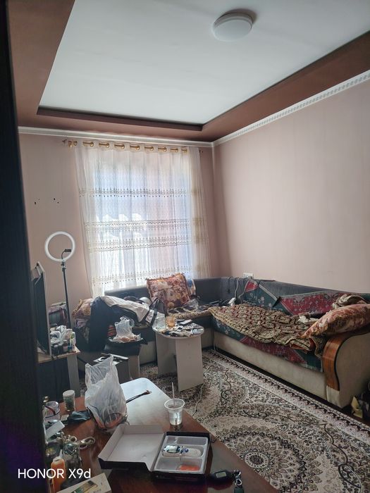 Срочно продаëтся 2х.комнатная на 3этаже.