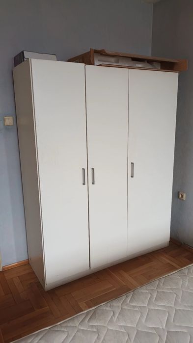 Гардероб бял трикрилен