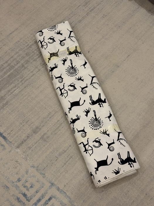 Материал Дак с национальными узорами