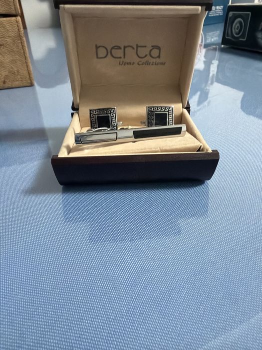 Подарочный набор Berta: запонки и зажим для галстука