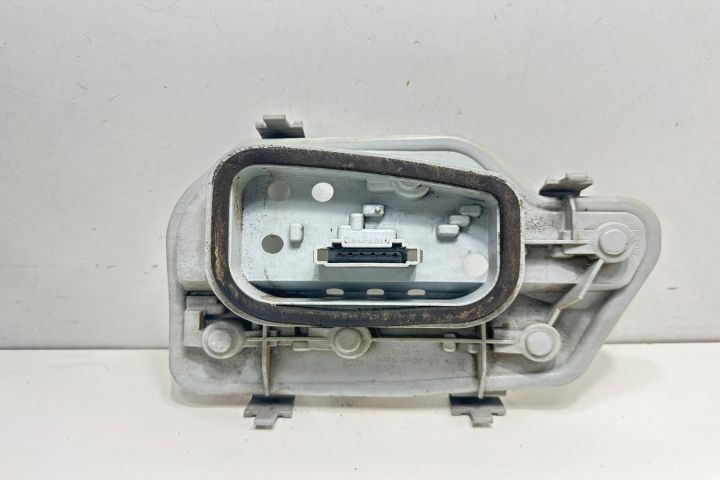 Soclu Stop Dreapta  6q6945258a Volkswagen VW Polo a 4-a generatie 9N