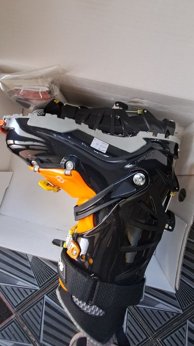 clăpari  Scarpa Vector , TLT , axial alpine  NOI