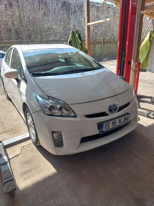 Toyota prius hybrid 2012