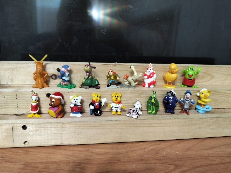 Продам киндеры 90 годов разные