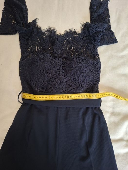 Salopetă Elegantă – Dantelă Prețioasă & Pantaloni evazați