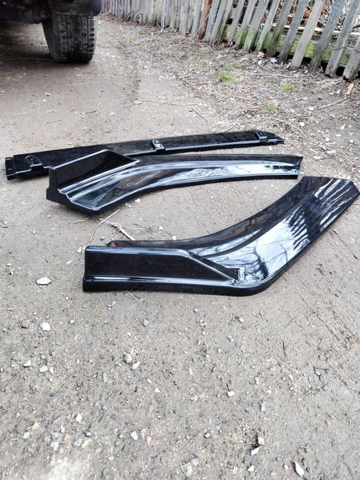 Продам сплиттера накладки на бампера