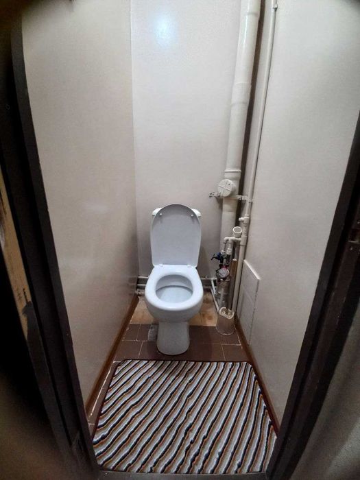 Продается квартира Сергели-5  1/9/9 сзади Торгового центра Golden Life