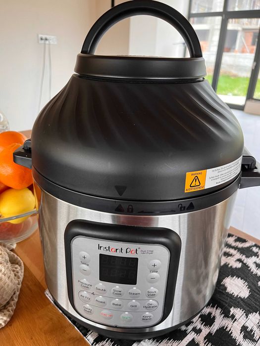 Instant Pot Duo Crisp Air Fryer 2в1 мултикукър и еър фрайър, отлично състояние