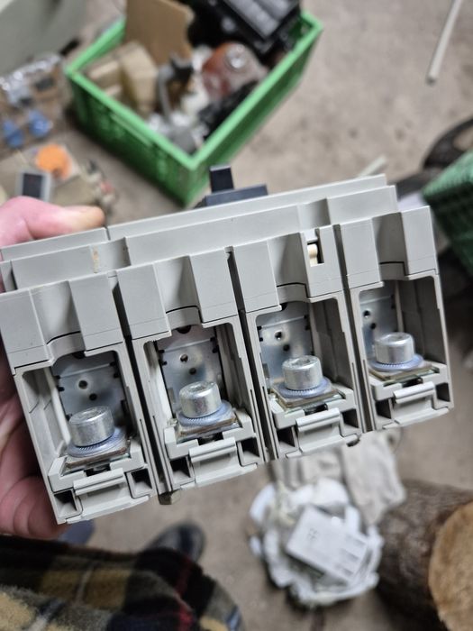 Автоматичен прекъсвач  Merlin Gerin