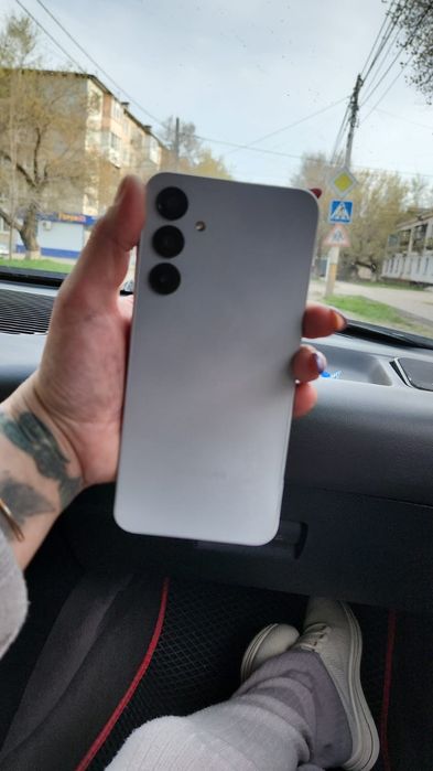 Продам 3 телефона