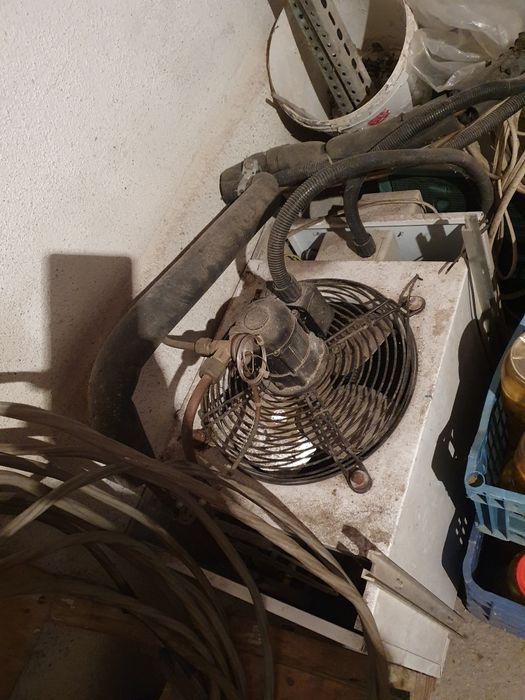 Продавам малак сглобяем фризер