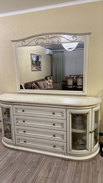 Камод классический с зеркалом