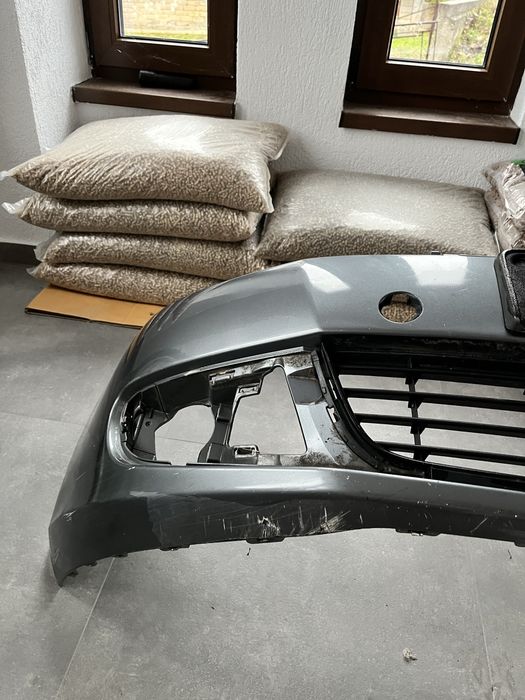 VW Golf 6 - Предна броня