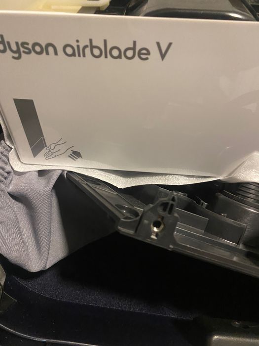 Uscator maini Dyson Airblade V,alb și nikel (crom)