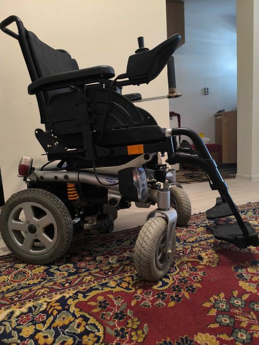 Акумулаторен инвалиден стол Invacare Bora