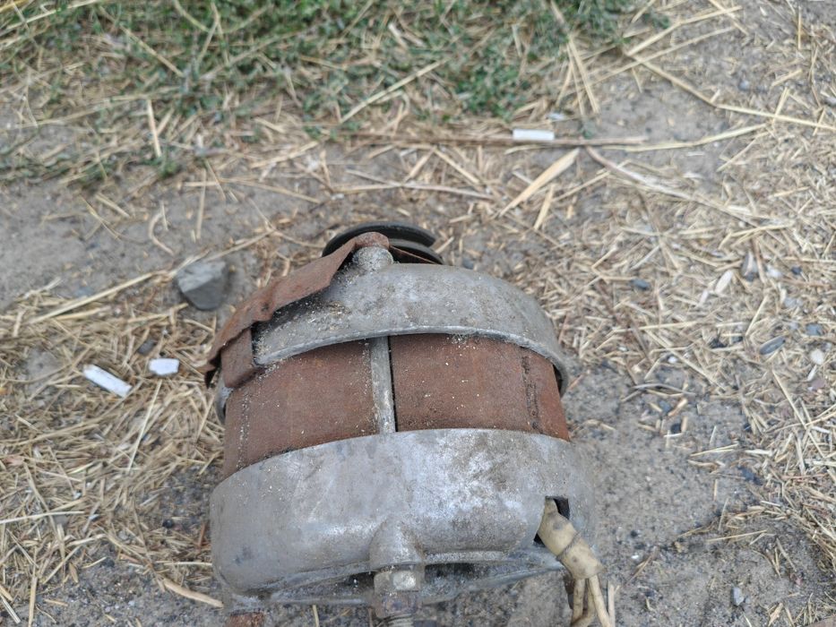 Электродвигатель СССР со шкивом
