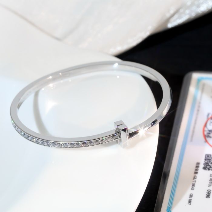 Bratara Tiffany & Co din colectia T Wire ! La comanda