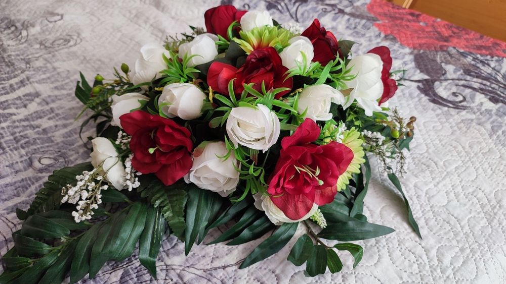 Булчинска рокля букет за кола и за ръка