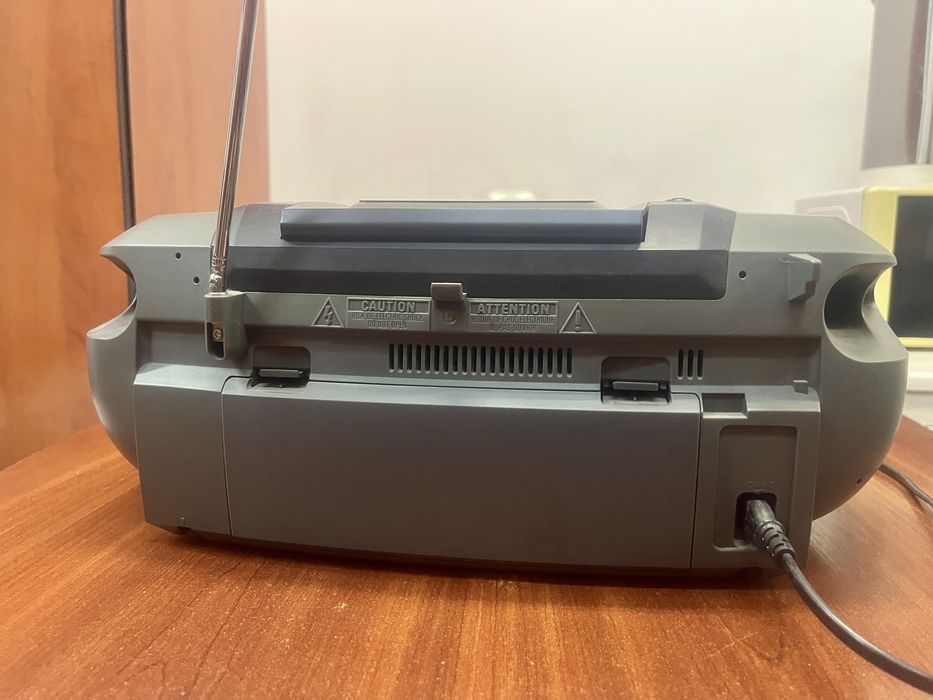 CD магнитола Philips