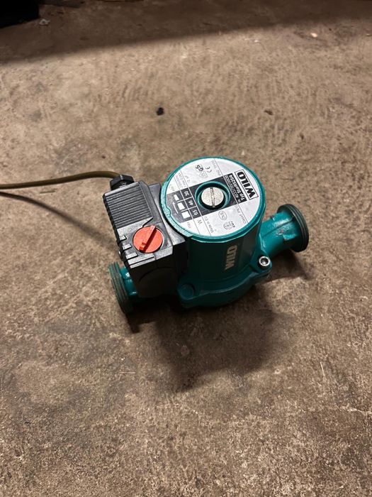 Pompa de recirculare.