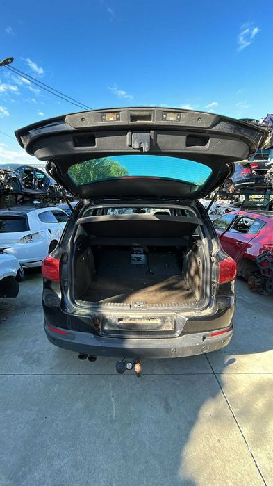 Dezmembrez Volkswagen Tiguan an 2011 2.0 diesel cod motor CFF