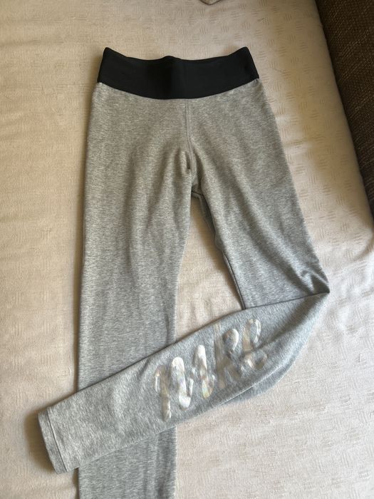 Клинове на Nike и croptop на Adidas