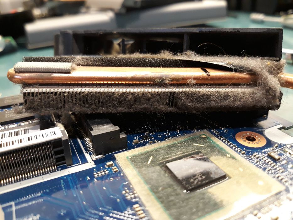 Curatare laptop si calculatoare la domiciliu