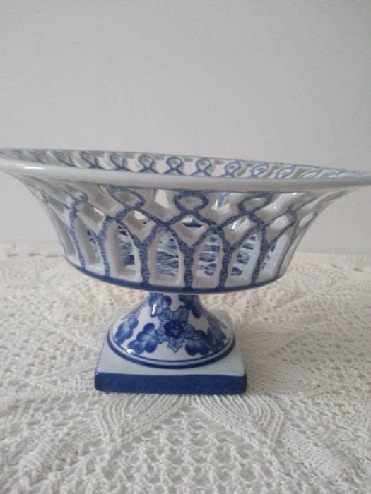 Fructiera veche din portelan