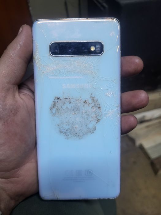 Самсунг S 10 plus
