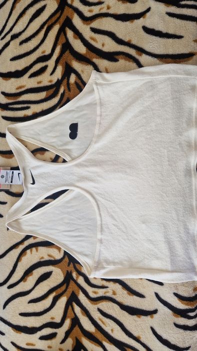 Bustiera nike marimea L