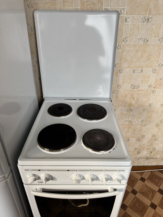 Продам электрическую плиту