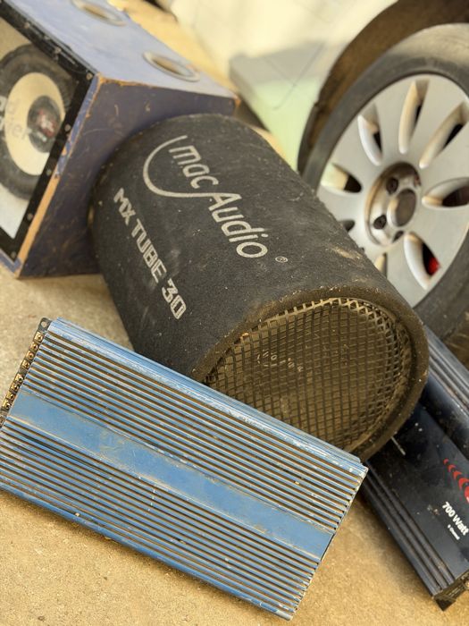 Vand schimb suboofer cu statie