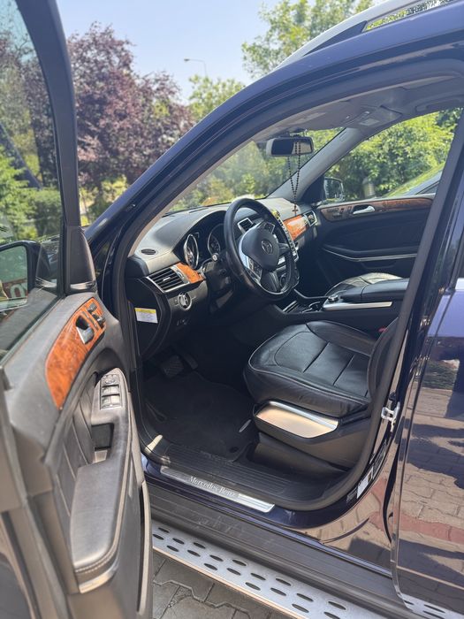 Mercedes GL 350  An 2013 model U.S.A
