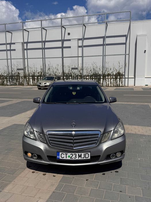 Mercedes Benz E220