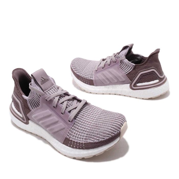 Оригинални дамски маратонки * ADIDAS ULTRABOOST 19 * EU39 1/3