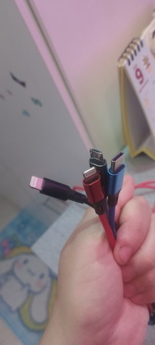 Кабел за зареждане на iPhone и  TPS