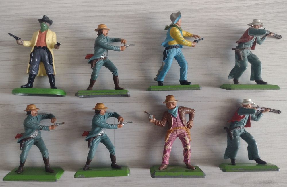 Figurine cowboy indieni legionari mexicani arabi