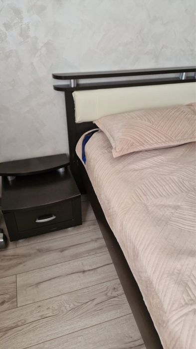 Продам спальный гарнитур