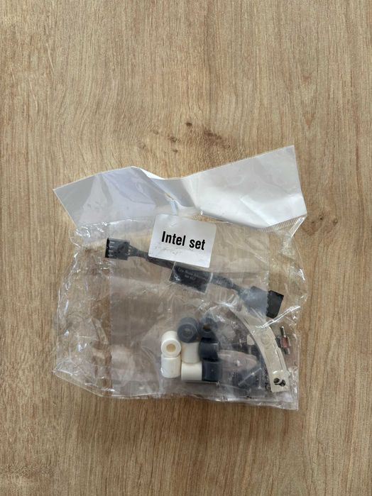 Set complet de prindere pentru cooler Intel,