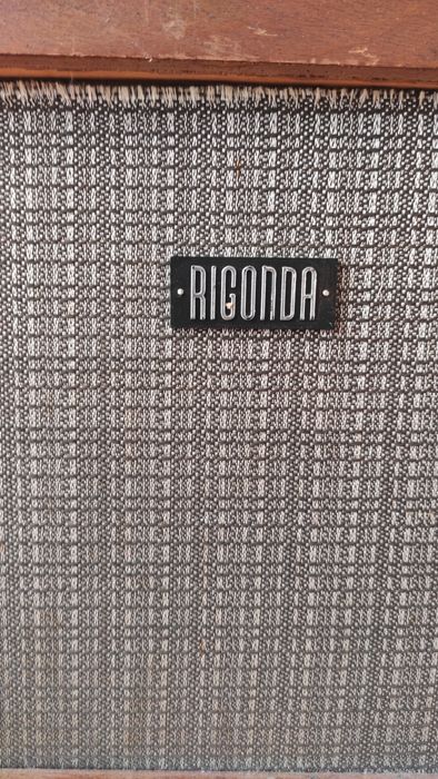 Старинно радио и грамофон.