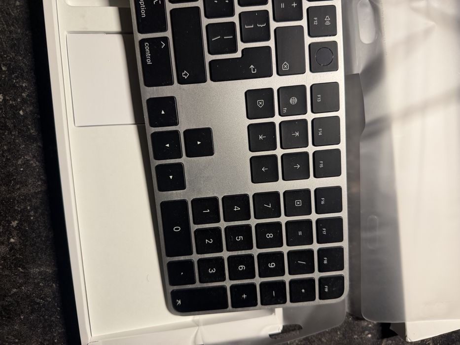 Apple Magic Keyboard cu Touch ID