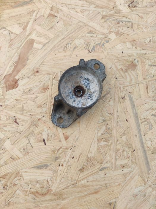 Чашка задняя  Мазда 3 БК BK 1 Mazda 3