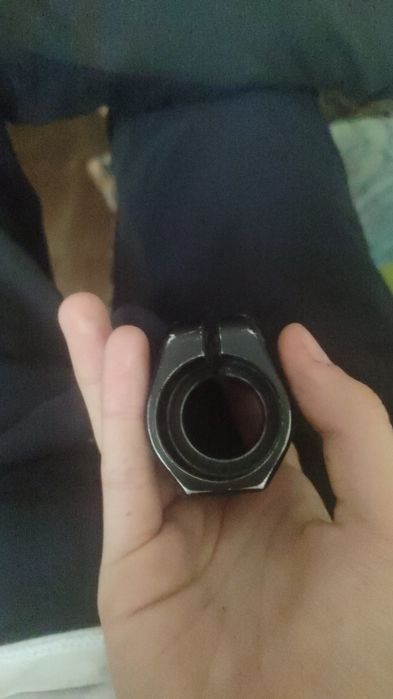 Зажим для трюкового самоката