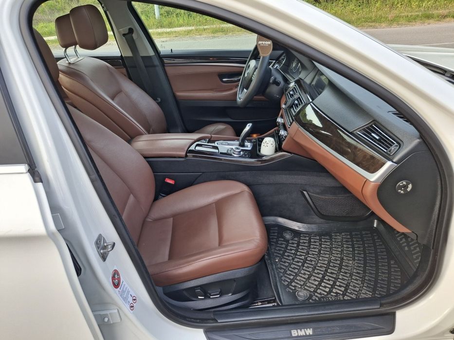 Продавам БМВ Ф10/3000куб/Бензин