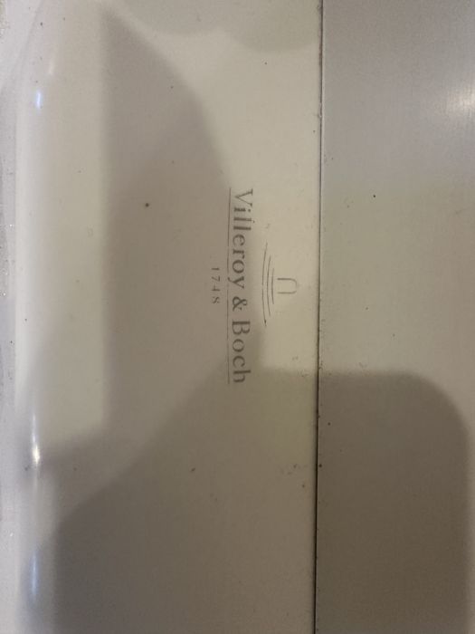 Cada cu hidromasaj tip Jacuzzi marca Villeroy & Bosch