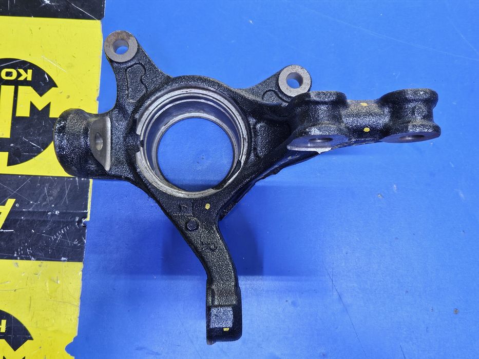 Цапфа Toyota Yaris vitz