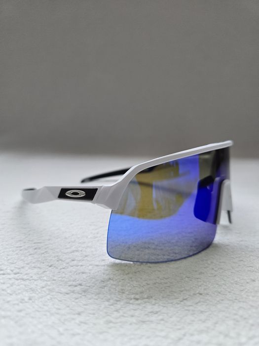 Слънчеви очила  Oakley Sutro Lite – [Sky Blue / White]