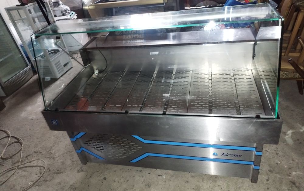 Хладилна витрина