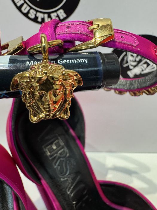 VERSACE Purple Satin Medusa Block Heel Pumps. Номер 37