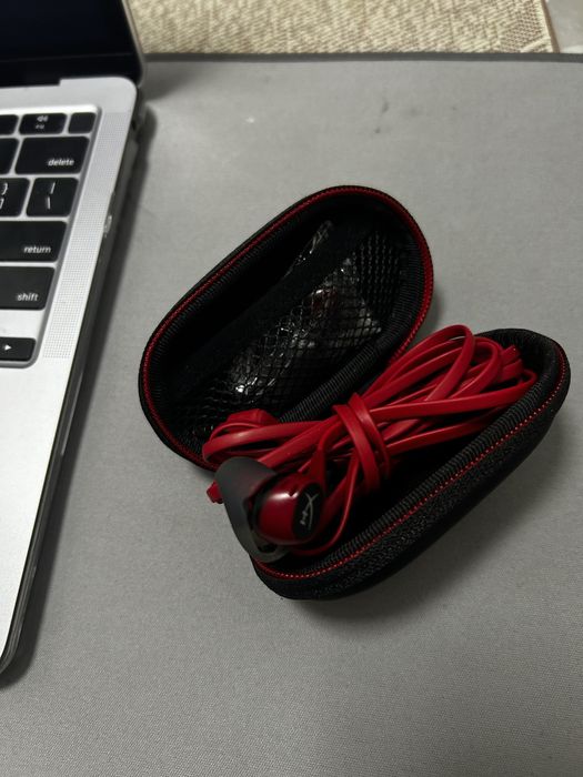 Hyper X cloud Earbuds